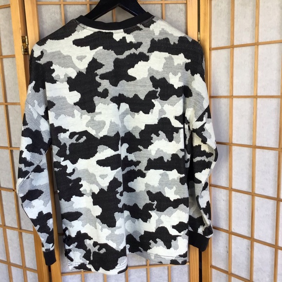 2 for 20$!Nanette Lepore camo print sweatshirt S - Picture 2 of 7